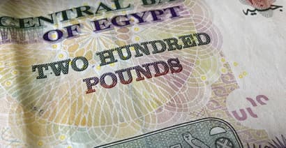 Egypt hikes interest rates by 600 basis points, pound crumbles to record low